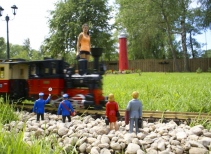 Miniaturowe lokomotywy, parowozy z taborami