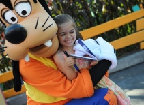 Meet Daisy Duck & Goofy at Legacy Plaza West