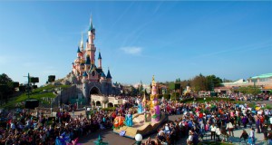 Jak tanio na własną rękę zorganizować wyjazd do Disneylandu – przeloty, noclegi i bilety wstępu