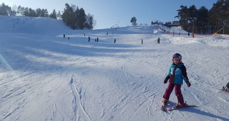 Ferie z dzieckiem na Mazurach – stoki narciarskie, zamki, parki rozrywki 