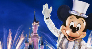Mickey ma już 90 lat! Disneyland hucznie świętuje urodziny Myszki