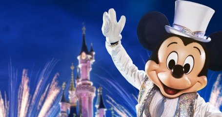 Mickey ma już 90 lat! Disneyland hucznie świętuje urodziny Myszki