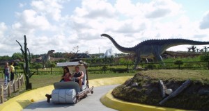 Pierwszy park dinozaurów nad morzem otwarty