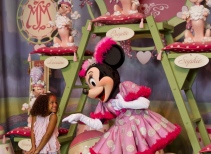 Meet Minnie Mouse & Daisy Duck at Pete's Silly Sideshow
